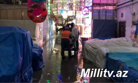 "Sədərək" ticarət mərkəzi su altında qaldı - FOTO