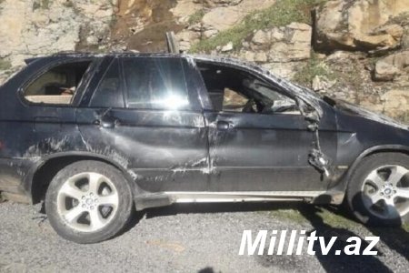 Azərbaycanda "BMW X5" aşdı - Xanım müğənni öldü
