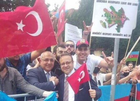 Türkiyə səfiri Azərbaycana dəstək aksiyasında - Video