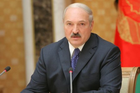 “Qulaq as, sən onlara çatdır ki, Ermənistanı da dirçəltməyə hazıram” – Lukaşenko Əliyevin təklifini açıqladı
