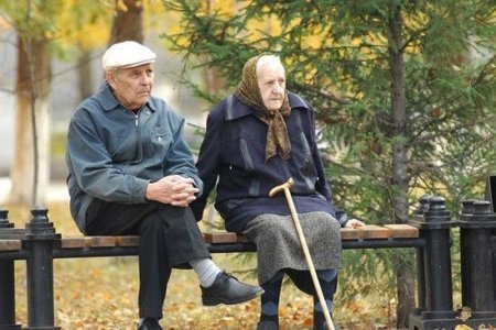 Azərbaycanda pensiya yaşının aşağı salınması təklif edilir
