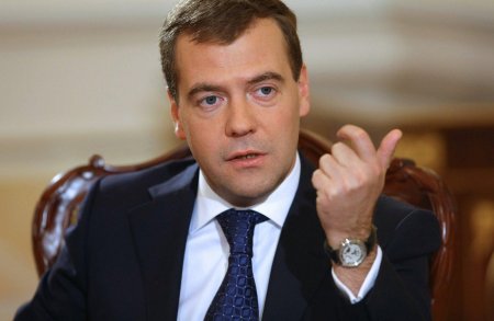 Dmitri Medvedev: "Yerevan ilə Bakı düşünülməmiş addımlardan uzaq olmalıdır"