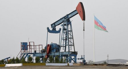 “Azərbaycanın neft hasilatı ildən-ilə azalır” – Ekspert səbəbini açıqlayır