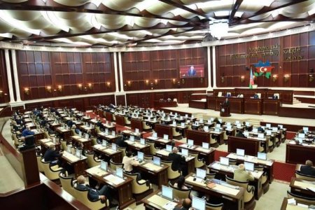 Milli Məclisin deputatları Qırğızıstanda parlament seçkilərini izləyəcək