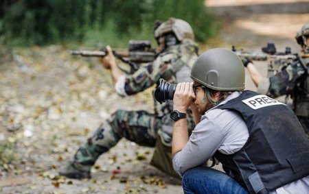 Ermənilər fransız jurnalistləri koronavirusu yaymaqda ittiham edirlər - FOTO