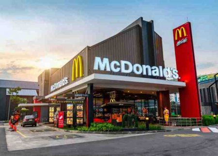 "McDonalds"a SƏRT TƏPKİ: - “Ya yanımızda ol, ya da şələ-şüləni yığ!”